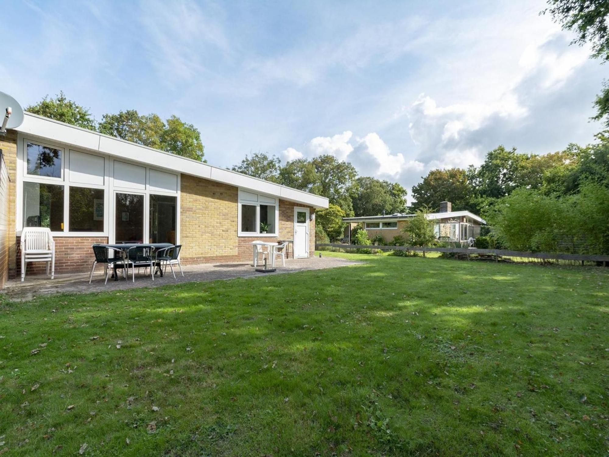 Holiday Home With Fabulous Garden Sint Maartensvlotbrug Exterior photo