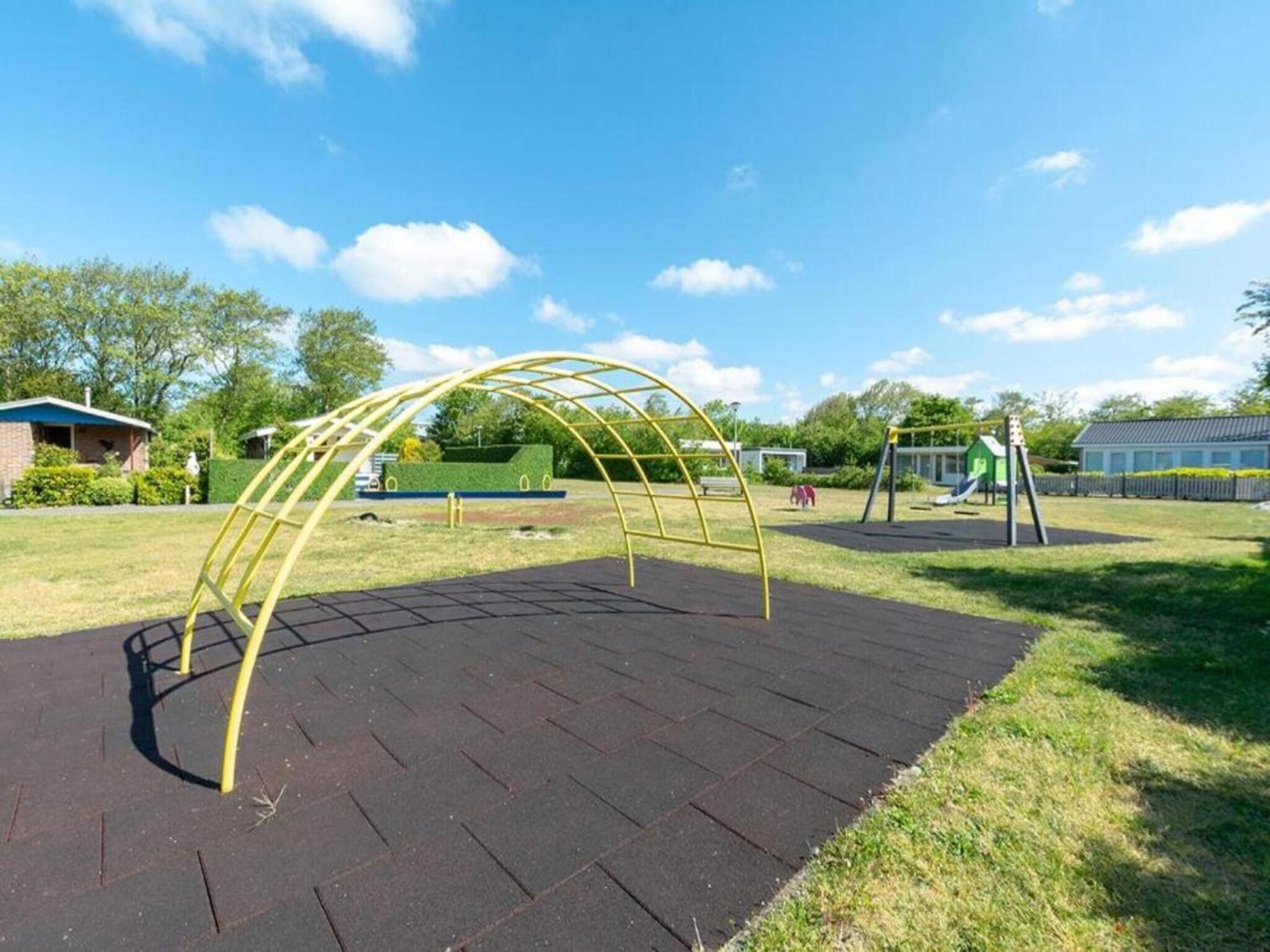 Holiday Home With Fabulous Garden Sint Maartensvlotbrug Exterior photo