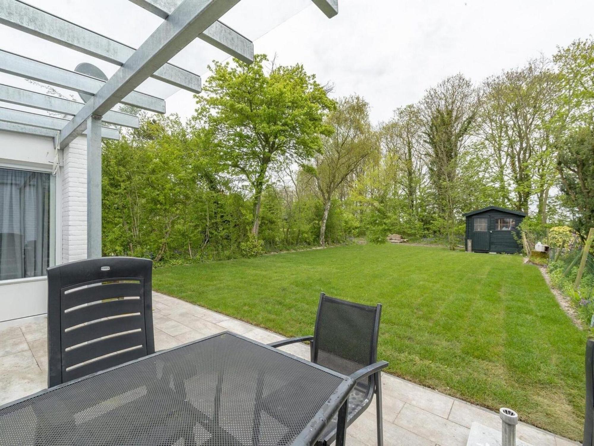 Holiday Home With Fabulous Garden Sint Maartensvlotbrug Exterior photo